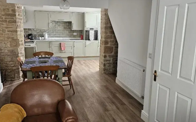 Stylish 2-bed House in Stamford Town Centre