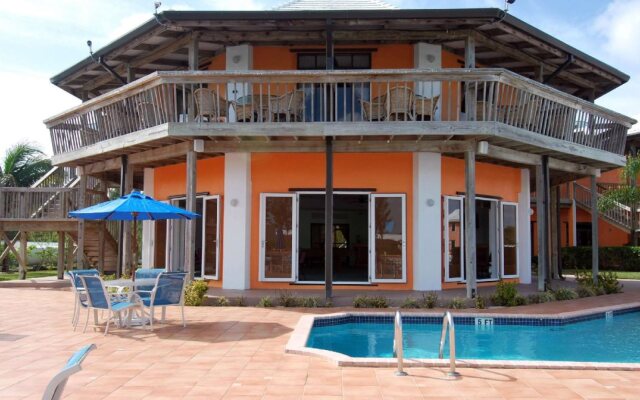 Running Mon Sunrise Resort & Marina