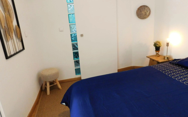 Alfama T1 Travel