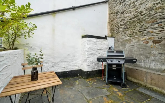 Molls Yard