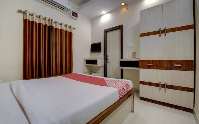 Oyo 19561 Hotel Blue Crystal