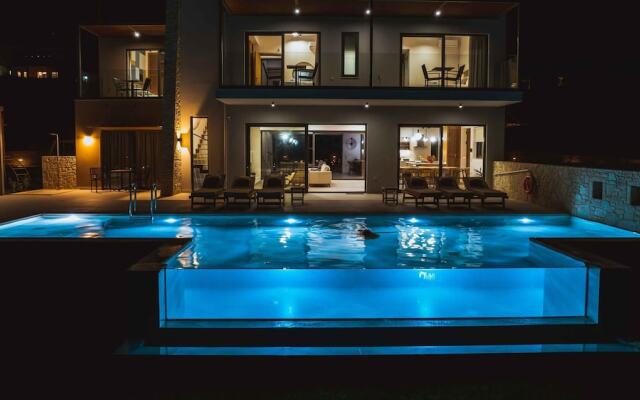 Star Luxury Villa I Gym and Playground