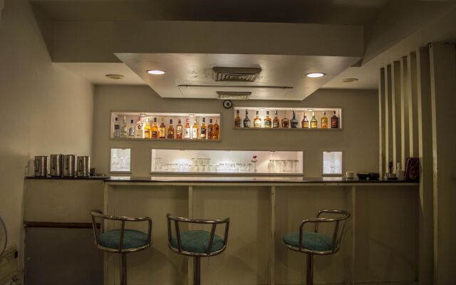 OYO Premium Zone I MP Nagar 2