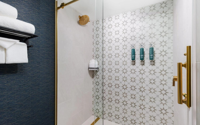 DoubleTree by Hilton Charlotte City Center