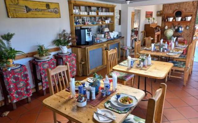 Woodleigh Guest Lodge