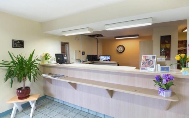 Days Inn by Wyndham New Philadelphia