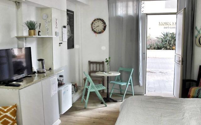 Beautiful Garden Apartment
