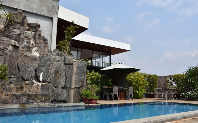 Everland Boutique Hotel