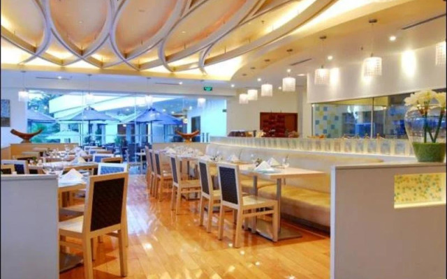Days Hotel & Suites