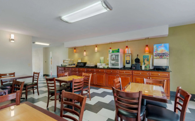 Quality Inn Acworth North