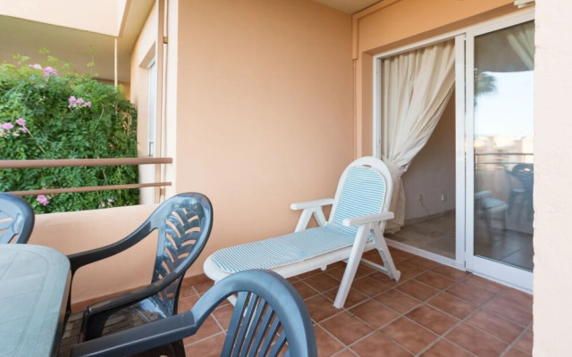 2-bed Apartment With Pool