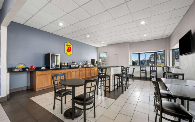 Super 8 by Wyndham Garysburg/Roanoke Rapids