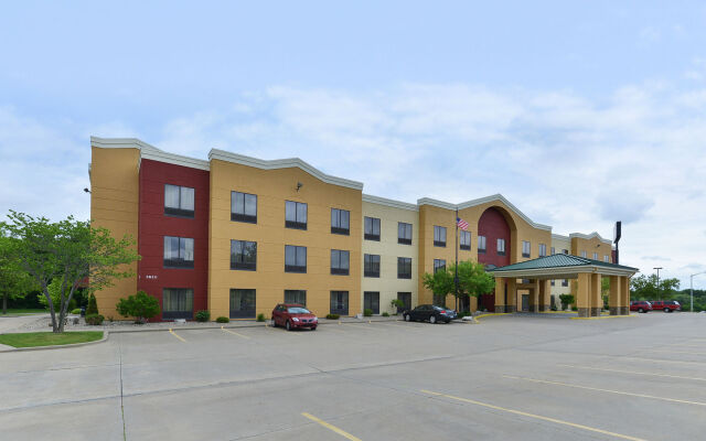 Comfort Suites near Route 66