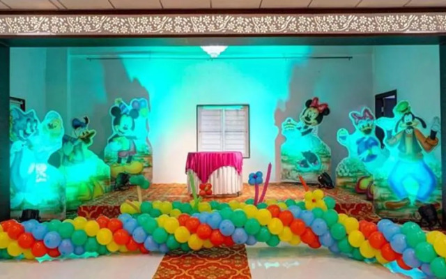 Omkar Executive by OYO Rooms