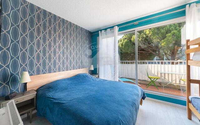 AS21537 - P2 vue port avec parking privé