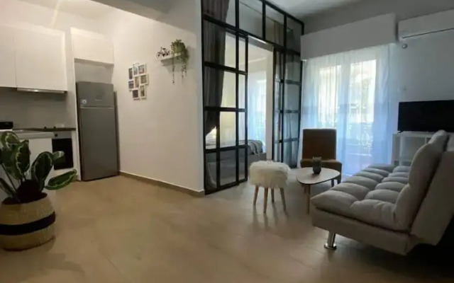 Lovely Apartment- At017