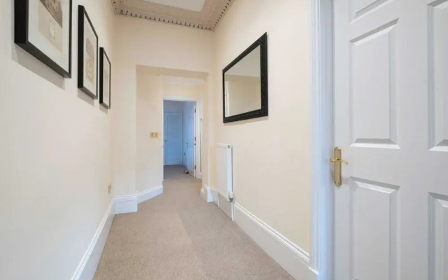Charming 2BD Flat Cheltenham, Gloucestershire