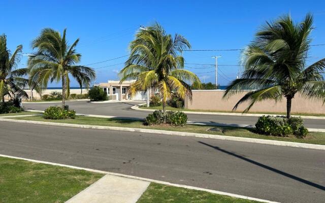 Seamist villa @Oceanpointe Lucea comfy 2BR w/pool gym & parking