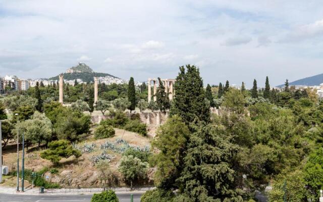 Parthenon Apartment