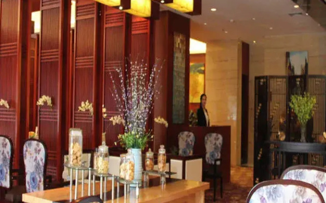 Iris Orchard All Suites Hotel (Tangshan Convention Center)