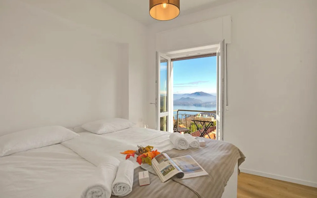 Luce Lake View on Stresa Hill