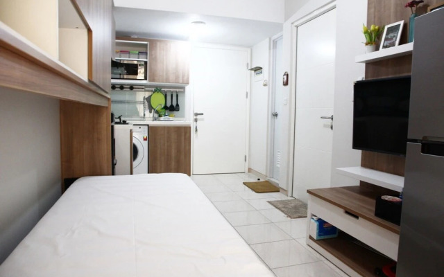 Comfortable The Springlake Summarecon Apartment