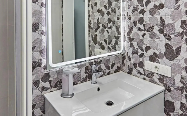 Parrot's House- Yumbo center