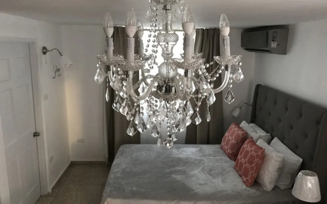 Chandelier 102