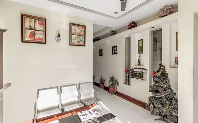 OYO 388 Hotel Signature leaf