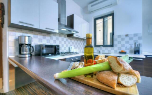 Large 3 bedrooms steps away from Balluta Bay BCAM2-1