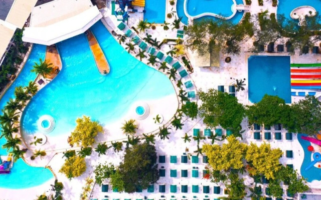 Villa Excellance Beach & Wavepool Resort