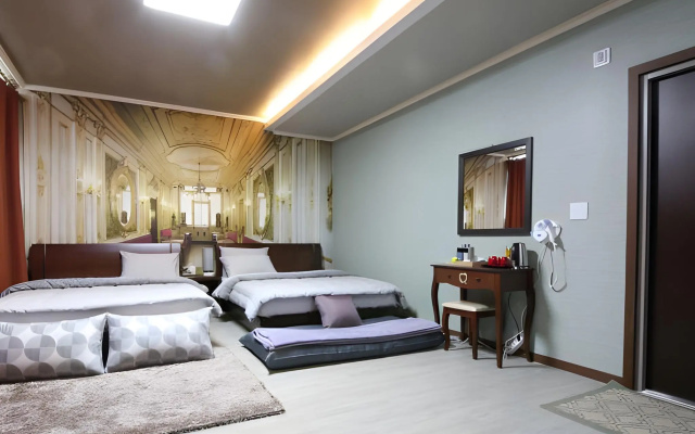 Crystal Residence Hotel