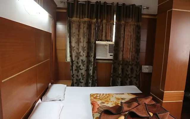 White House Tourist Lodge