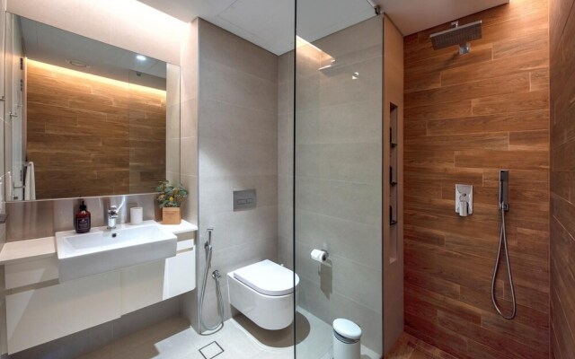 Urban Island Getaway on Bluewaters