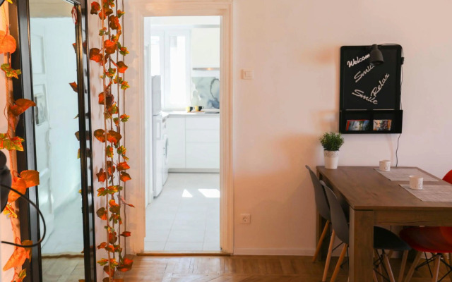 Victoria Avenue Apartment