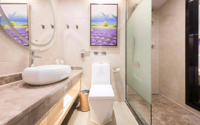 Lavande Hotel Heyuan Wanlongcheng