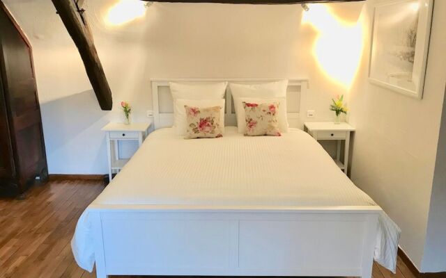 Sans Souci Bed and Breakfast with Restaurant