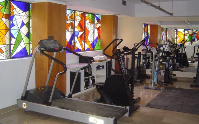 Crowne Plaza Madrid - Centre Retiro by IHG