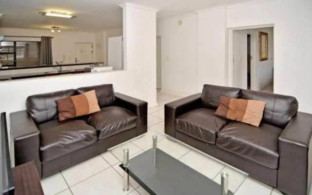 Great 2 bedroom, serviced apartment, views, pool!
