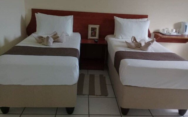 Qhwigaba Guest Lodge