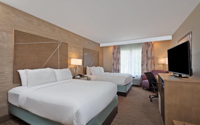 Holiday Inn Express & Suites New Cumberland by IHG