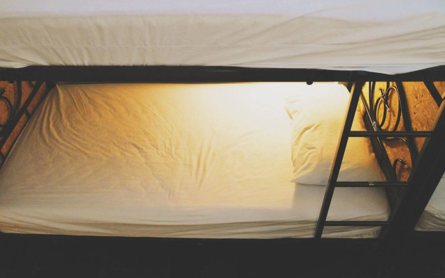 Baan Bangkok Backpackers Hostel