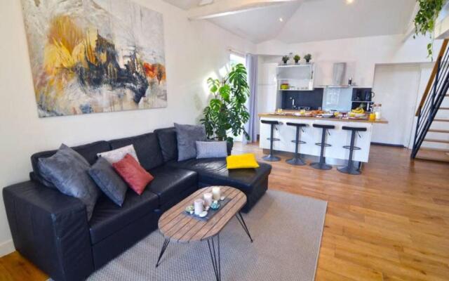 Duplex Elegant & Moderne - 3 chambres - Rooftop terrasse & Jacuzzi- Chélitz
