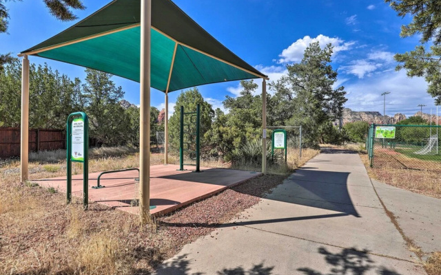 Romantic Sedona Suite w/ Patio < 1 Mi to Trails