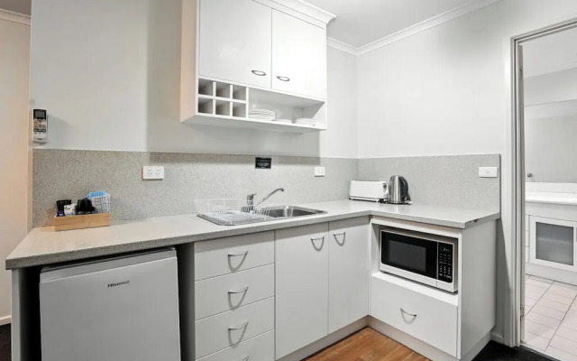 Elphin Villas Serviced Apartments & Motel Suites