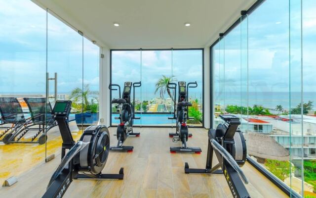 Amazing Studio, Steps to Beach, AC, Best Location