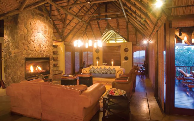 Tshwene Lodge