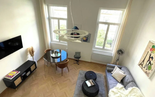 Apt Mezzanine 2bdr/4p- Notre Dame/vieux-port