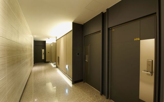 Hotel B