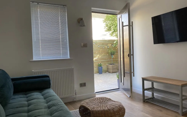 Stunning 2-bed Self Contained Oasis in Eastbourne